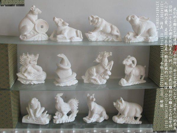 澳华人艺术家姚迪雄所作百余米长卷《人与自然·澳洲魂》在京展出(图1)